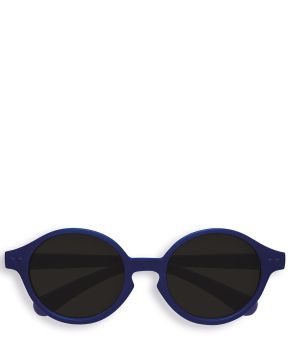 izipizi-sun-kids-zonnebril-denim-blue-sunglasses-blue-front